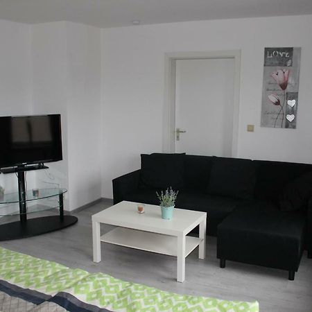 Gut Gelegenes Appartment Mit Wifi, Parkplatz, Wama, Trockner Usw. カイザースラウテルン エクステリア 写真