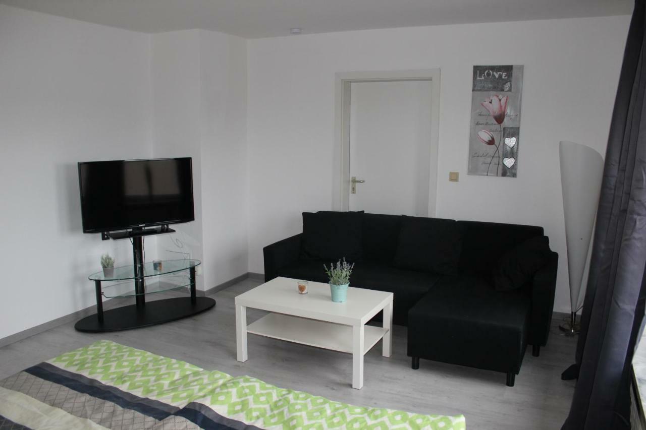 Gut Gelegenes Appartment Mit Wifi, Parkplatz, Wama, Trockner Usw. カイザースラウテルン エクステリア 写真